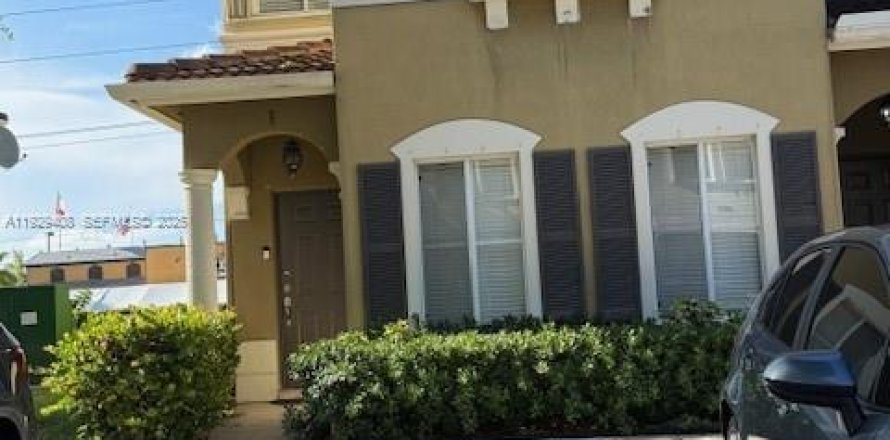 Таунхаус в Майами, Флорида 3 спальни, 145.48м2 № 2034159