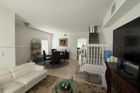 Купить таунхаус в Майами, Флорида 3 спальни, 145.48м2, № 2034159 - фото 6