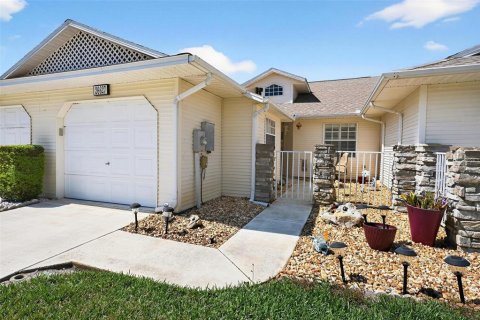 Villa ou maison à Leesburg, Floride 2 chambres, 104.05 m2 № 2196494