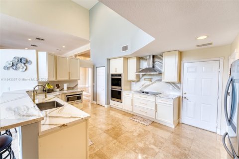 Casa en venta en Coral Springs, Florida, 5 dormitorios, 291.34 m2 № 1852206 - foto 18