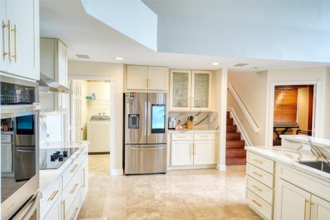 Casa en venta en Coral Springs, Florida, 5 dormitorios, 291.34 m2 № 1852206 - foto 17