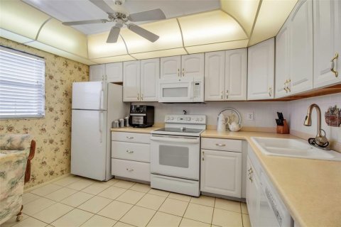 Condo in Bradenton, Florida, 2 bedrooms  № 1513993 - photo 12
