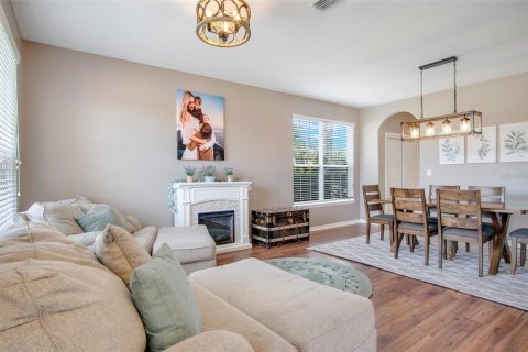 House in DeBary, Florida 5 bedrooms, 247.31 sq.m. № 2217204 - photo 6