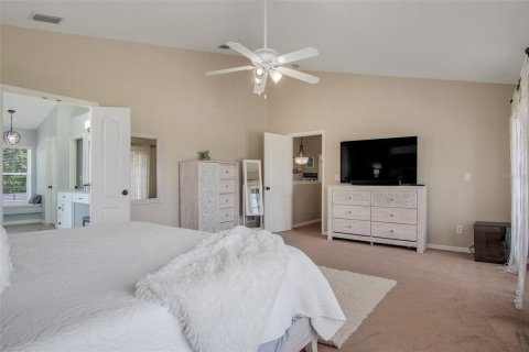 House in DeBary, Florida 5 bedrooms, 247.31 sq.m. № 2217204 - photo 15