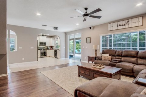 House in DeBary, Florida 5 bedrooms, 247.31 sq.m. № 2217204 - photo 12