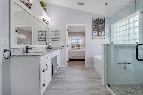House in DeBary, Florida 5 bedrooms, 247.31 sq.m. № 2217204 - photo 16