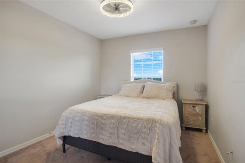 House in DeBary, Florida 5 bedrooms, 247.31 sq.m. № 2217204 - photo 25