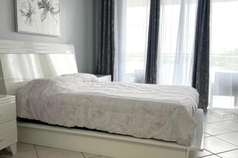 Купить кондоминиум в Майами, Флорида 1 спальня, 79.99м2, № 1926511 - фото 8