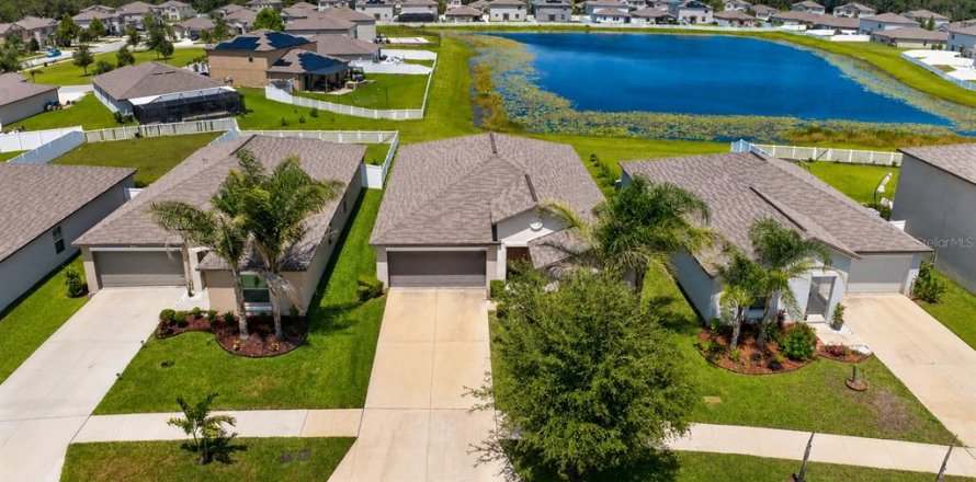 Villa ou maison à Riverview, Floride 4 chambres, 179.77 m2 № 2330942