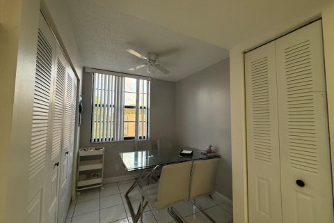 Condo in Margate, Florida, 2 bedrooms  № 2083049 - photo 7