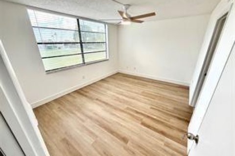 Condo in Margate, Florida, 2 bedrooms  № 2083049 - photo 3