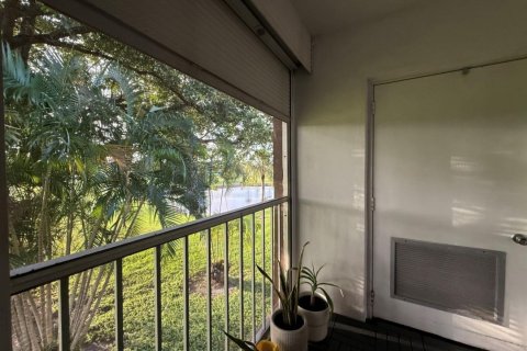 Condo in Margate, Florida, 2 bedrooms  № 2083049 - photo 13