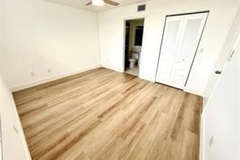 Condo in Margate, Florida, 2 bedrooms  № 2083049 - photo 11