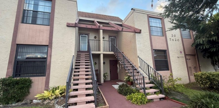 Condo in Margate, Florida, 2 bedrooms  № 2083049