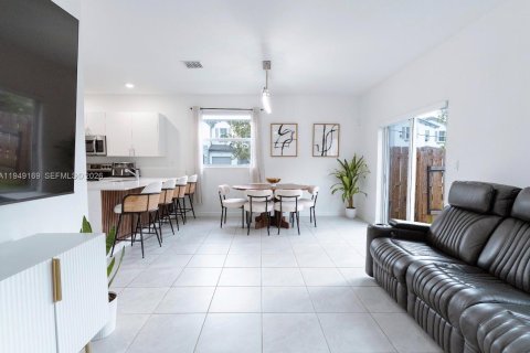 Townhouse in Homestead, Florida 3 bedrooms, 157.47 sq.m. № 2153017 - photo 1