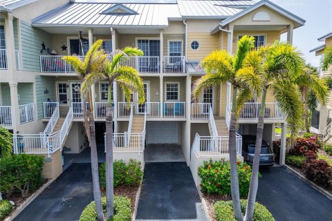 Townhouse in Ruskin, Florida 2 bedrooms, 103.12 sq.m. № 1810994 - photo 1