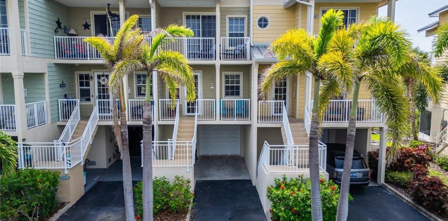 Townhouse in Ruskin, Florida 2 bedrooms, 103.12 sq.m. № 1810994