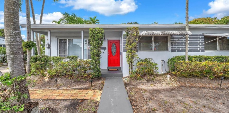 Casa en Miami Gardens, Florida 5 dormitorios, 145.67 m2 № 2046648