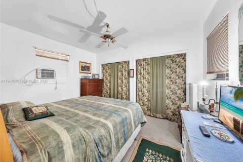 Casa en venta en Miami Gardens, Florida, 5 dormitorios, 145.67 m2 № 2046648 - foto 24