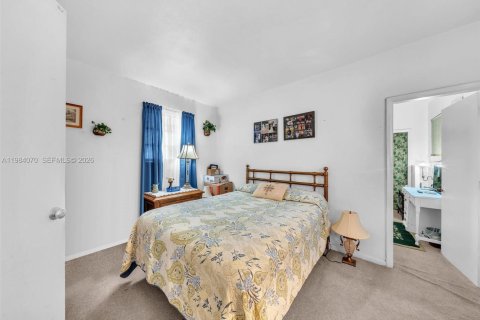 Casa en venta en Miami Gardens, Florida, 5 dormitorios, 145.67 m2 № 2046648 - foto 22