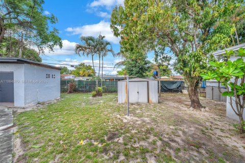 Casa en venta en Miami Gardens, Florida, 5 dormitorios, 145.67 m2 № 2046648 - foto 29