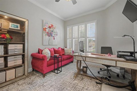 House in Brandon, Florida 5 bedrooms, 445.37 sq.m. № 2128896 - photo 4