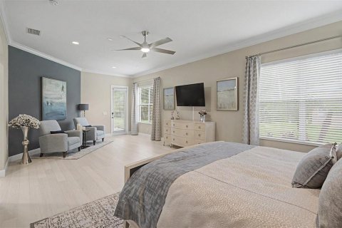 House in Brandon, Florida 5 bedrooms, 445.37 sq.m. № 2128896 - photo 21