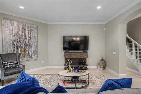 House in Brandon, Florida 5 bedrooms, 445.37 sq.m. № 2128896 - photo 10