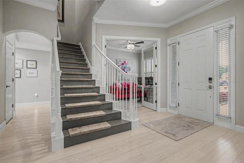 House in Brandon, Florida 5 bedrooms, 445.37 sq.m. № 2128896 - photo 3
