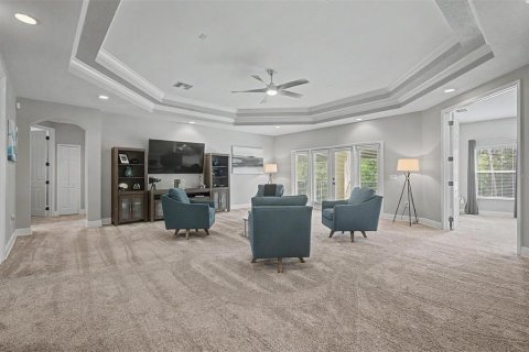 House in Brandon, Florida 5 bedrooms, 445.37 sq.m. № 2128896 - photo 29