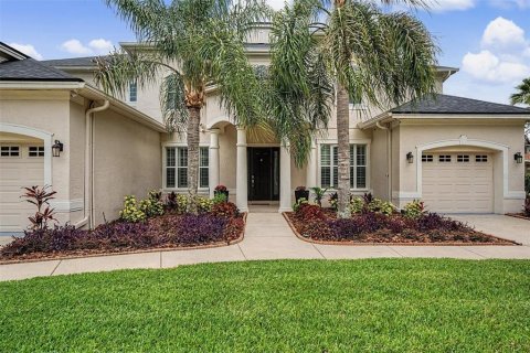 House in Brandon, Florida 5 bedrooms, 445.37 sq.m. № 2128896 - photo 2