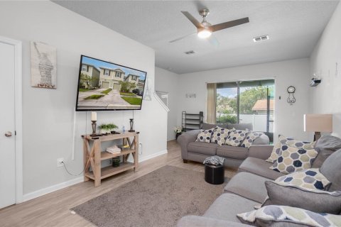Adosado en venta en Brandon, Florida, 2 dormitorios, 142.7 m2 № 2099459 - foto 11