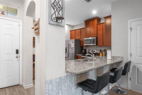 Adosado en venta en Brandon, Florida, 2 dormitorios, 142.7 m2 № 2099459 - foto 7