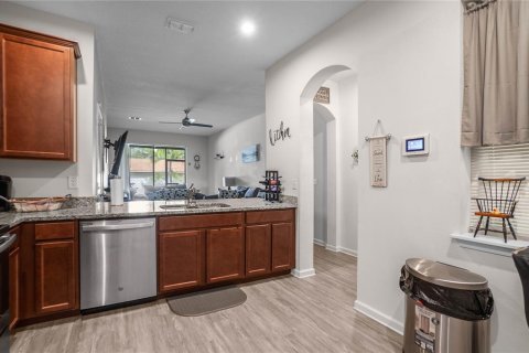 Adosado en venta en Brandon, Florida, 2 dormitorios, 142.7 m2 № 2099459 - foto 10