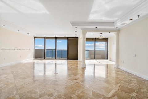Condo in Miami Beach, Florida, 2 bedrooms  № 1922107 - photo 6