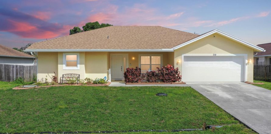 Casa en Port St. Lucie, Florida 4 dormitorios, 191.84 m2 № 2421176