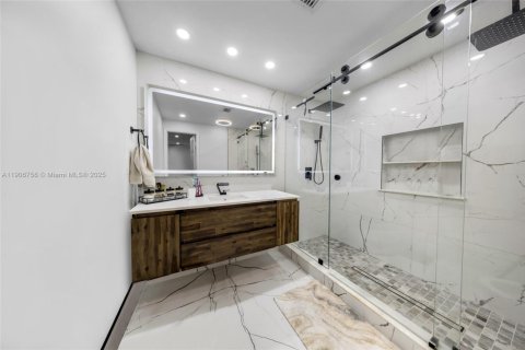 Снять в аренду виллу или дом в Хайалиа, Флорида 3 спальни, 157.56м2, № 1963248 - фото 10