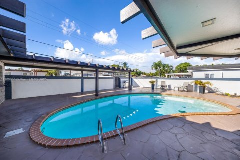 Снять в аренду виллу или дом в Хайалиа, Флорида 3 спальни, 157.56м2, № 1963248 - фото 24