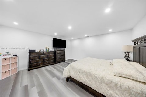 Снять в аренду виллу или дом в Хайалиа, Флорида 3 спальни, 157.56м2, № 1963248 - фото 17