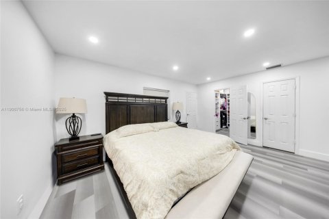 Снять в аренду виллу или дом в Хайалиа, Флорида 3 спальни, 157.56м2, № 1963248 - фото 14