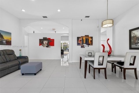 House in Homestead, Florida 4 bedrooms, 191.47 sq.m. № 2032431 - photo 4