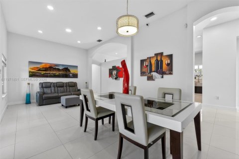 House in Homestead, Florida 4 bedrooms, 191.47 sq.m. № 2032431 - photo 9