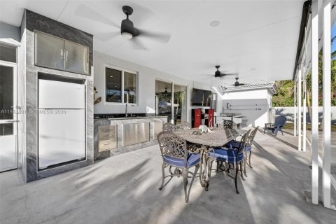 House in Homestead, Florida 4 bedrooms, 191.47 sq.m. № 2032431 - photo 20