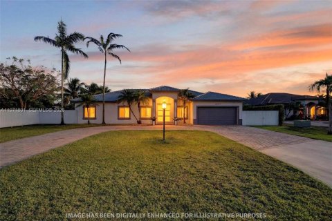 House in Homestead, Florida 4 bedrooms, 191.47 sq.m. № 2032431
