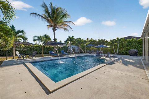 House in Homestead, Florida 4 bedrooms, 191.47 sq.m. № 2032431 - photo 30