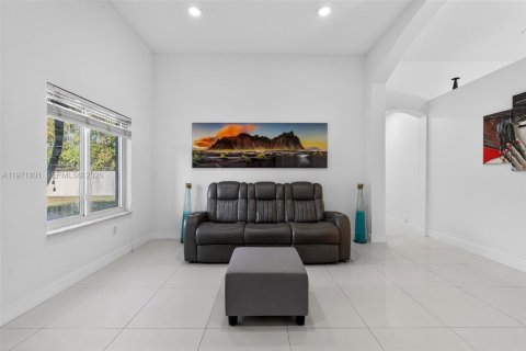 House in Homestead, Florida 4 bedrooms, 191.47 sq.m. № 2032431 - photo 5