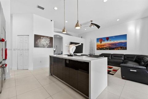 House in Homestead, Florida 4 bedrooms, 191.47 sq.m. № 2032431 - photo 17