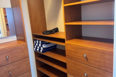 Copropriété à louer à Hallandale Beach, Floride: 2 chambres, 135.45 m2 № 2397121 - photo 5