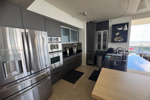 Copropriété à louer à Hallandale Beach, Floride: 2 chambres, 135.45 m2 № 2397121 - photo 19