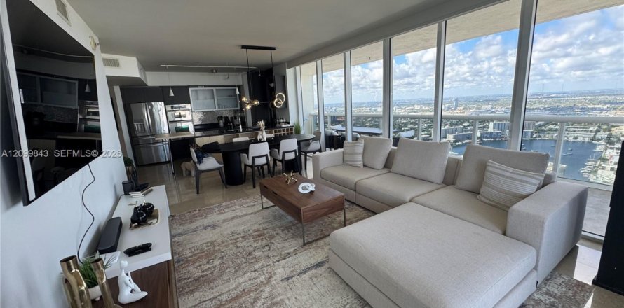 Condo à Hallandale Beach, Floride, 2 chambres  № 2397121